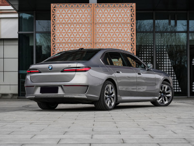 BMW i7  Фото №4